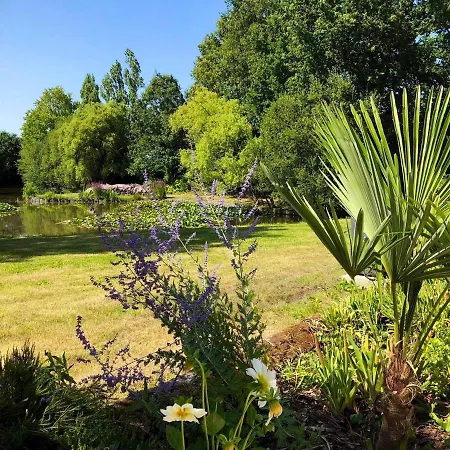 Maison Charmante Avec Piscine Privee A Saint-georges-de-pointindouxc Prázdninový dům *