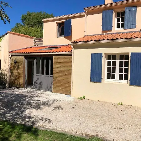 Maison Charmante Avec Piscine Privee A Saint-georges-de-pointindouxc Saint-Georges-de-Pointindoux