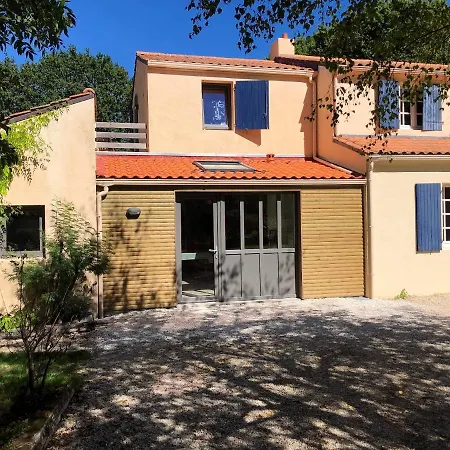 Dom wakacyjny Maison Charmante Avec Piscine Privee A Saint-georges-de-pointindouxc
