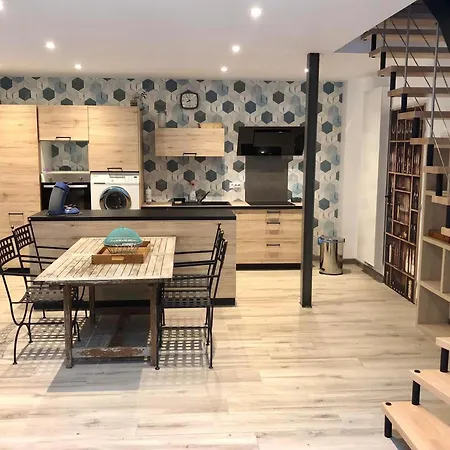 Tatil Evi Maison Charmante Avec Piscine Privee A Saint-georges-de-pointindouxc *