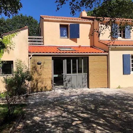 Maison Charmante Avec Piscine Privee A Saint-georges-de-pointindouxc Saint-Georges-de-Pointindoux