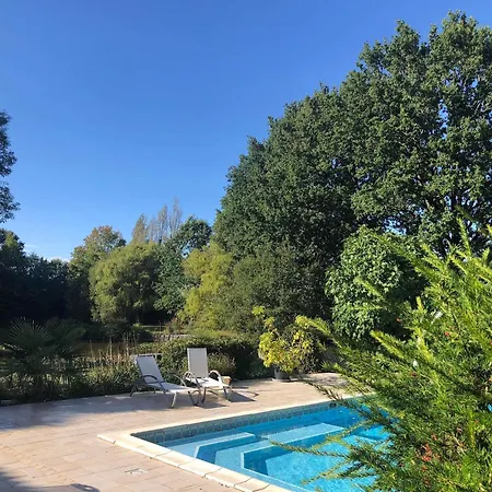 Tatil Evi Maison Charmante Avec Piscine Privee A Saint-georges-de-pointindouxc Saint-Georges-de-Pointindoux