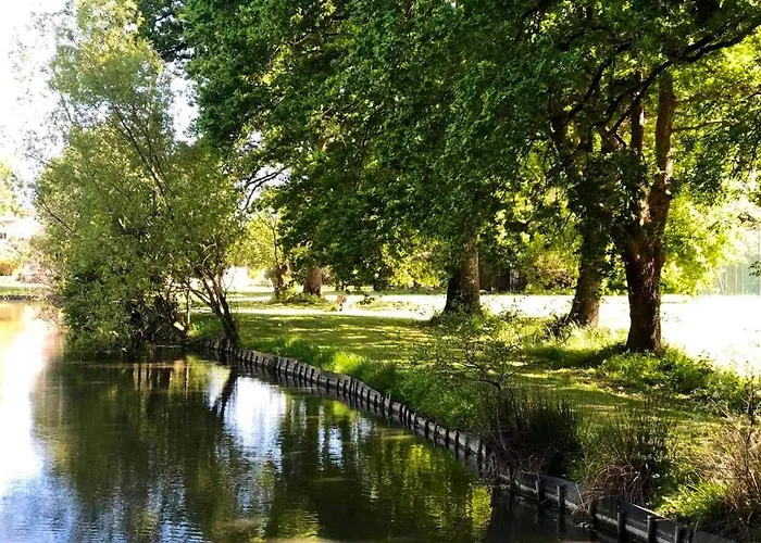 Maison Charmante Avec Piscine Privee A Saint-georges-de-pointindouxc *