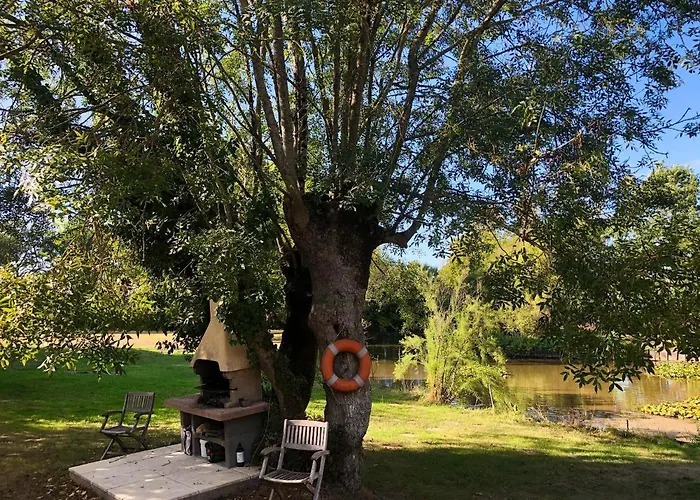 Maison Charmante Avec Piscine Privee A Saint-georges-de-pointindouxc Дом отдыха Saint-Georges-de-Pointindoux