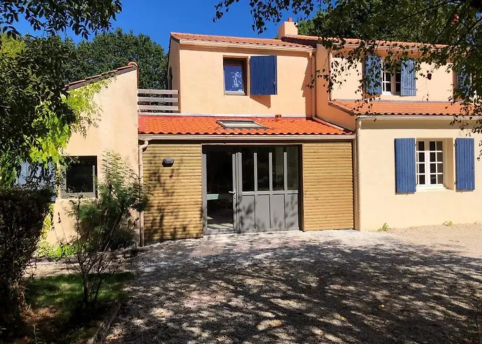 Dom wakacyjny Maison Charmante Avec Piscine Privee A Saint-georges-de-pointindouxc